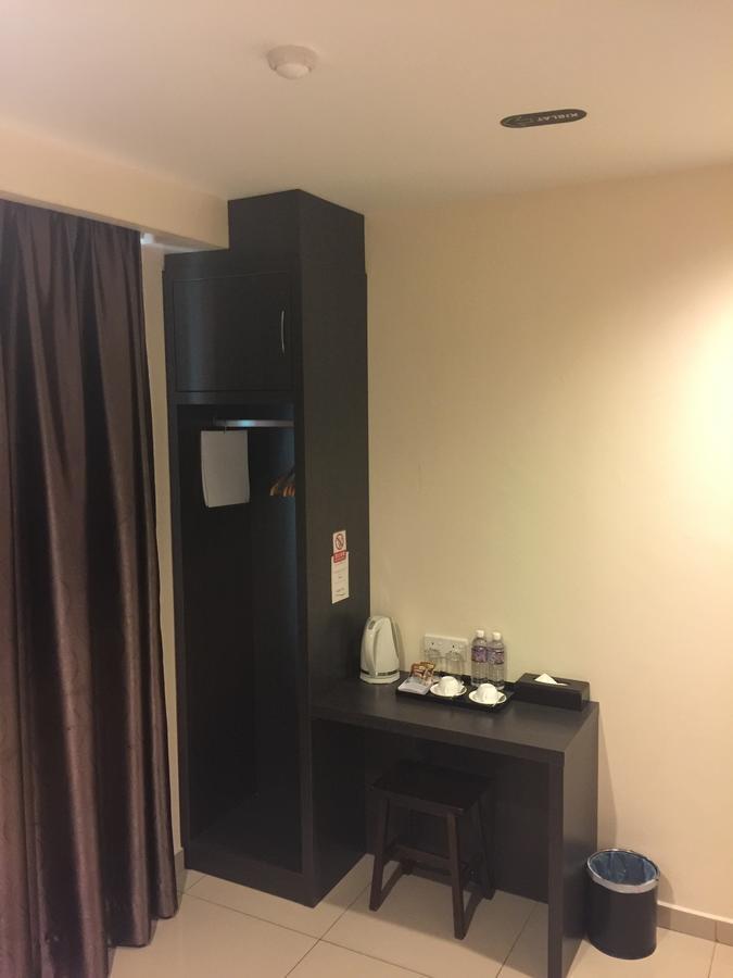 Premierz Hotel Labuan Exterior foto